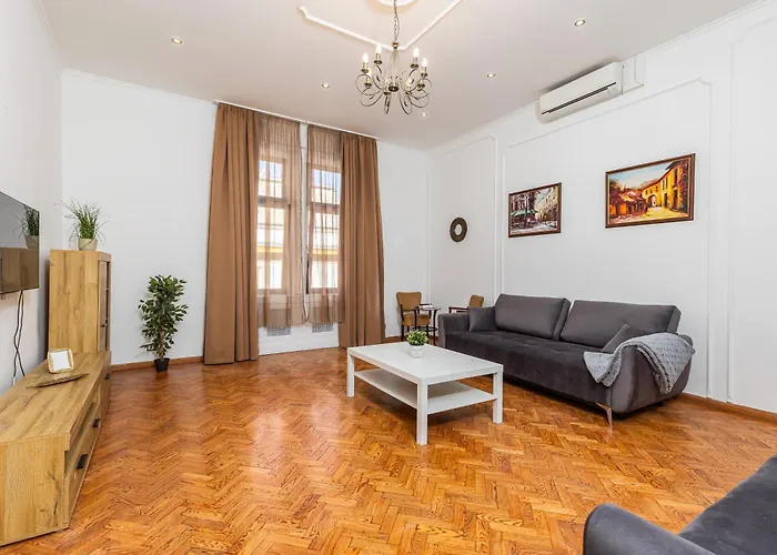 Real Apartments Andrassy